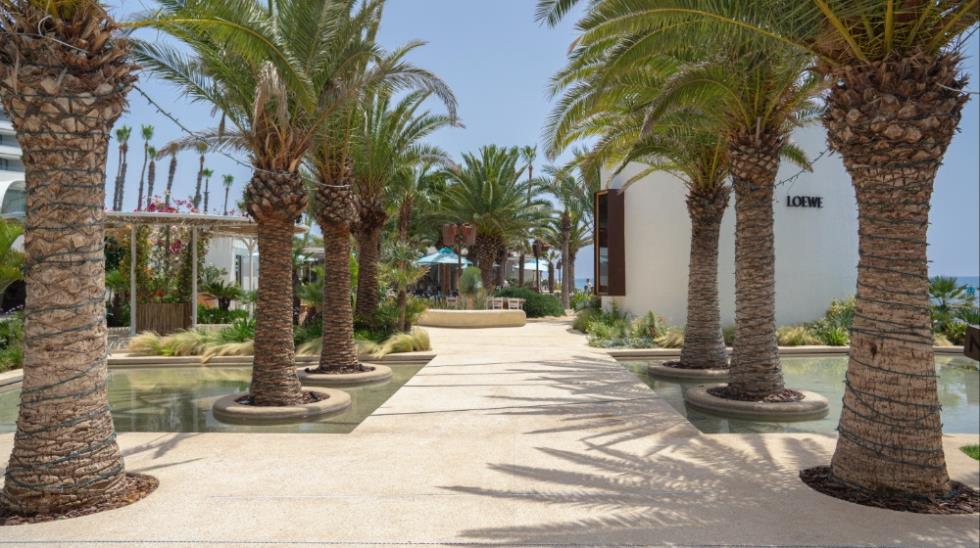 5307866593477157 Nammos Retail Village