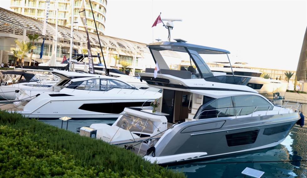 5309597917721387 five