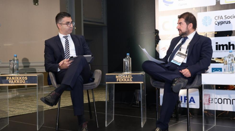 5314013293779670 MixCollage-03-Nov-2025-11-28-AM-2593