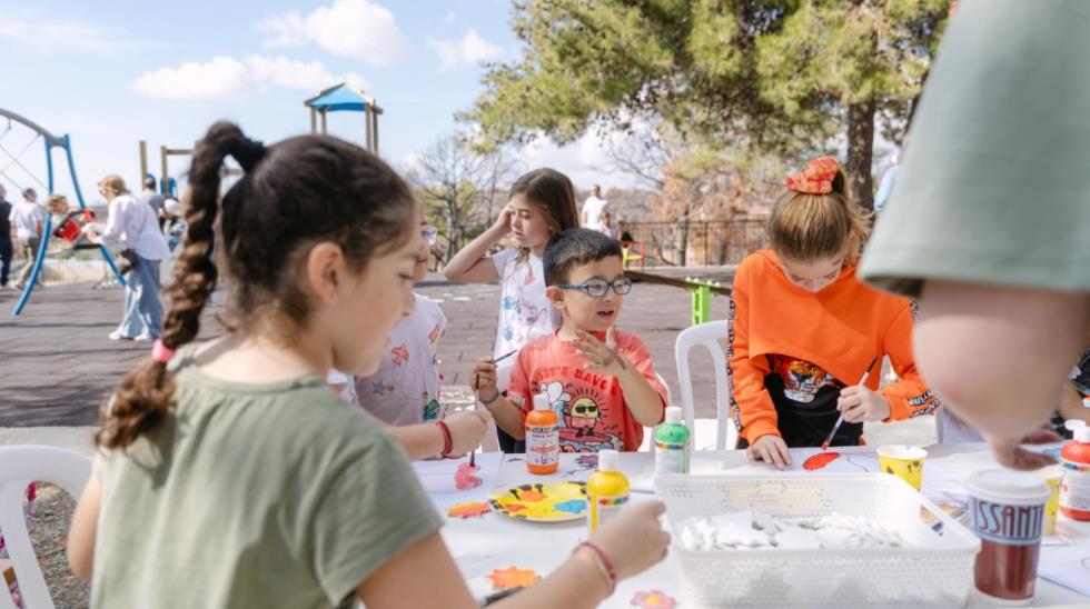 5321651810347966 MixCollage-11-Nov-2025-03-00-PM-4564