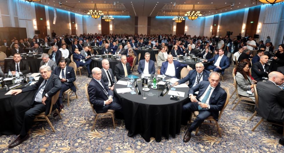 5321748312017590 four