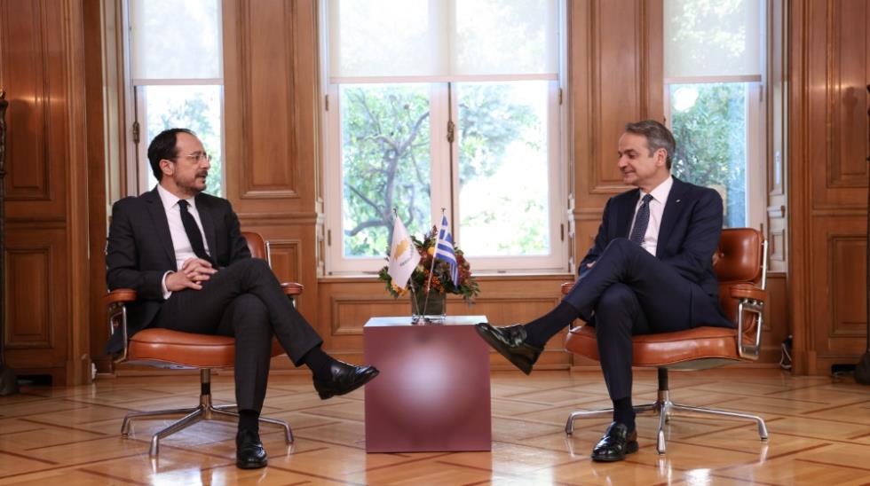 5321848671960689 MixCollage-12-Nov-2025-01-05-PM-1824