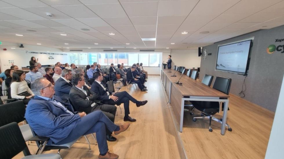 5326257238567859 MixCollage-17-Nov-2025-03-34-PM-689