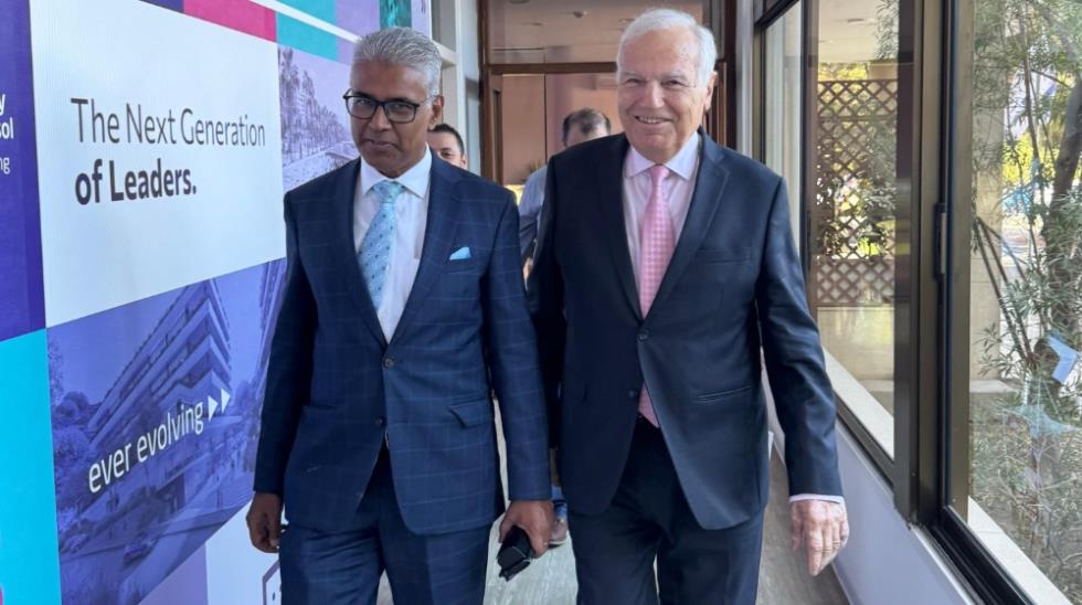 5326902486271587 MixCollage-18-Nov-2025-09-24-AM-447