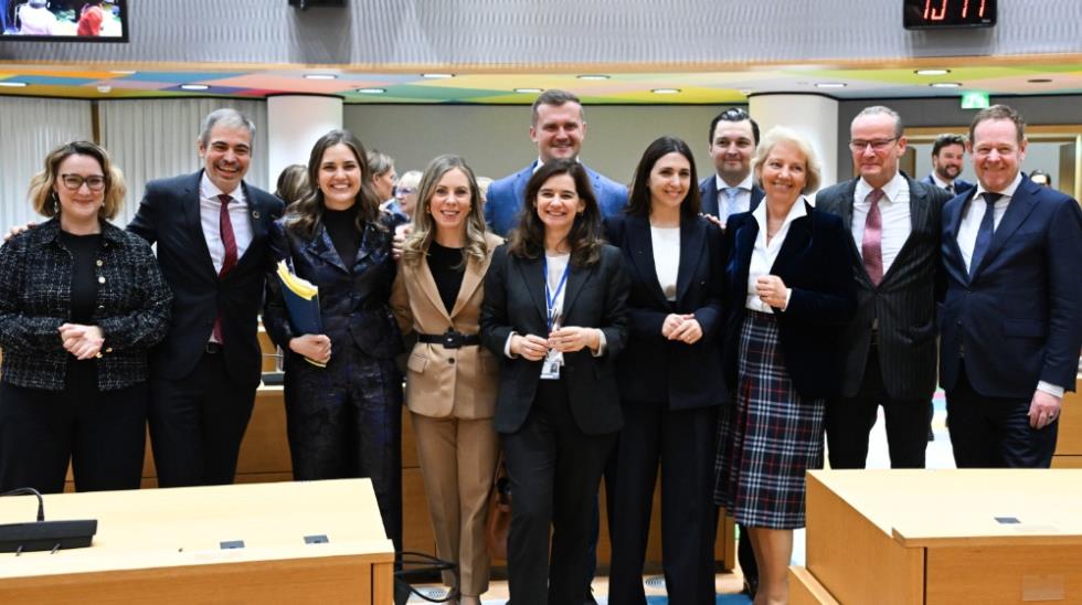 5326975271144987 MixCollage-18-Nov-2025-11-24-AM-3701