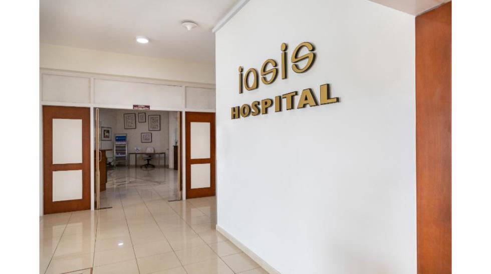 5327707029400557 Main Entrance Sign