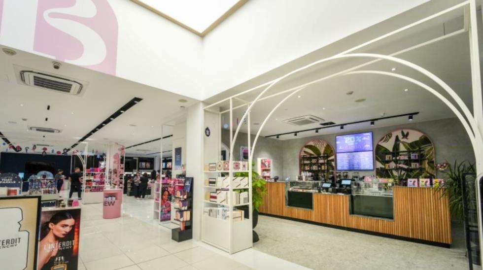 5338246751996831 MixCollage-01-Dec-2025-12-37-PM-3614