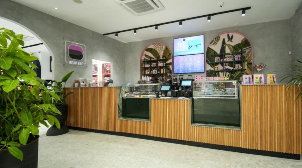 5338247192070230 MixCollage-01-Dec-2025-12-37-PM-7563