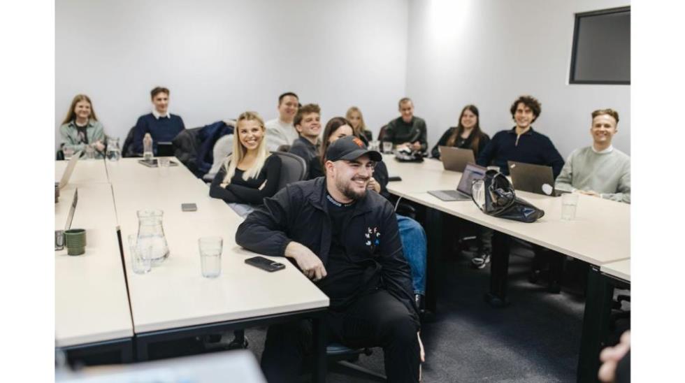 5339824647942609 The League of Analysts photo 2