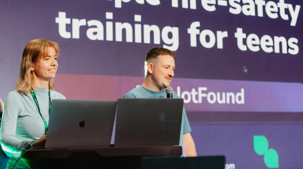 5344264501883066 MixCollage-08-Dec-2025-11-45-AM-9217