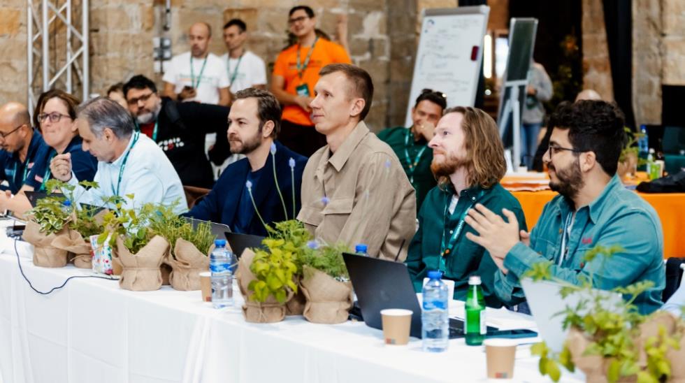 5344264634572421 MixCollage-08-Dec-2025-11-45-AM-3688