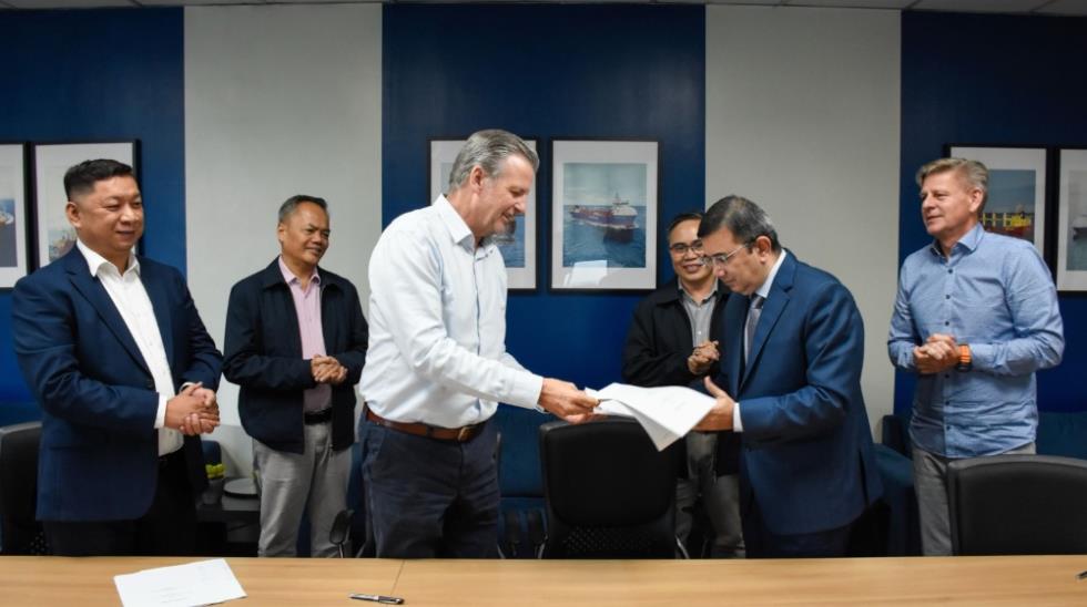 5350278478281058 MixCollage-15-Dec-2025-10-50-AM-7625