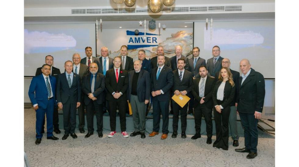 5351039406738990 001