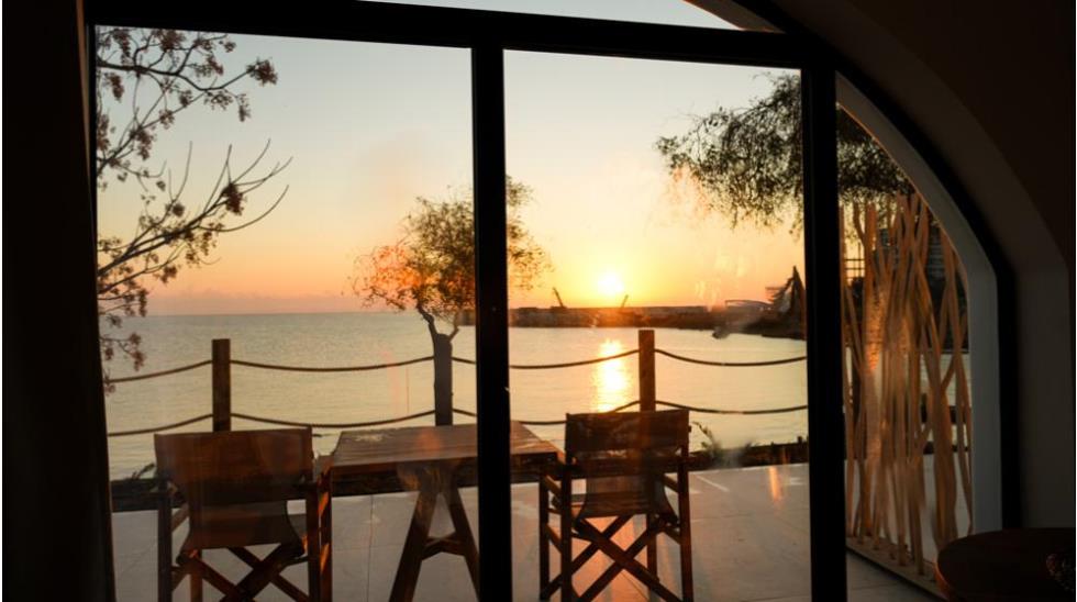 5400393796672694 SIRENA-BAY-LUXURY-SUITES--(19)