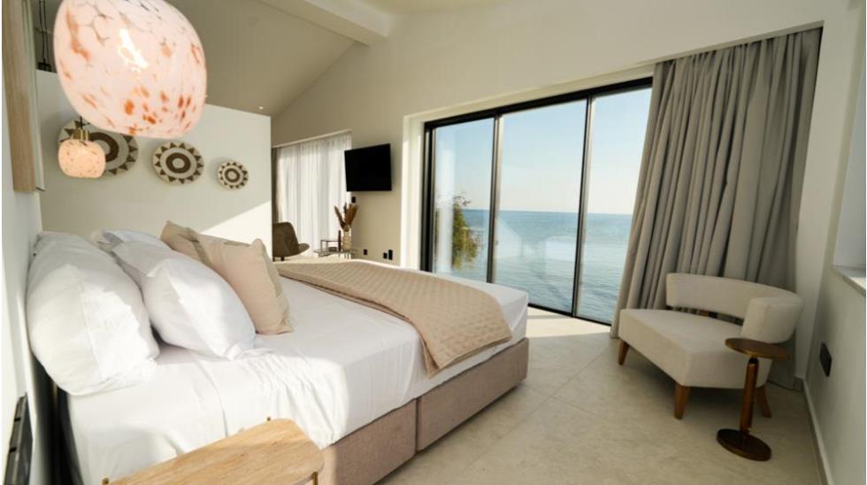 5400393767610554 SIRENA-BAY-LUXURY-SUITES--(15)