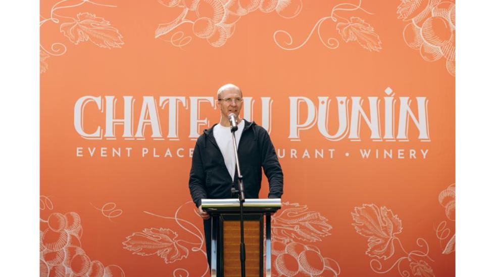 5417615535817143 2I8A1528