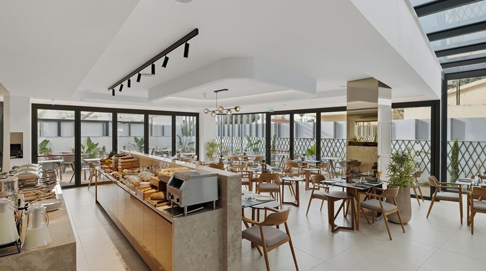 5426322337487477 seven