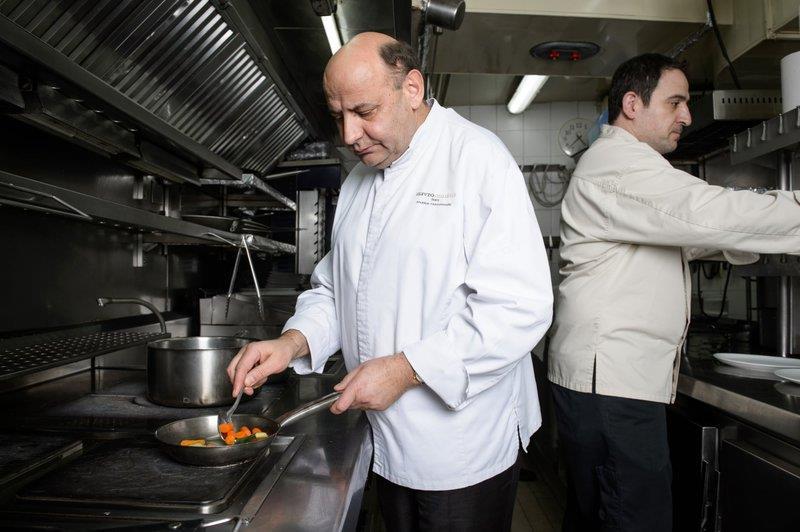 5430673488607936 three