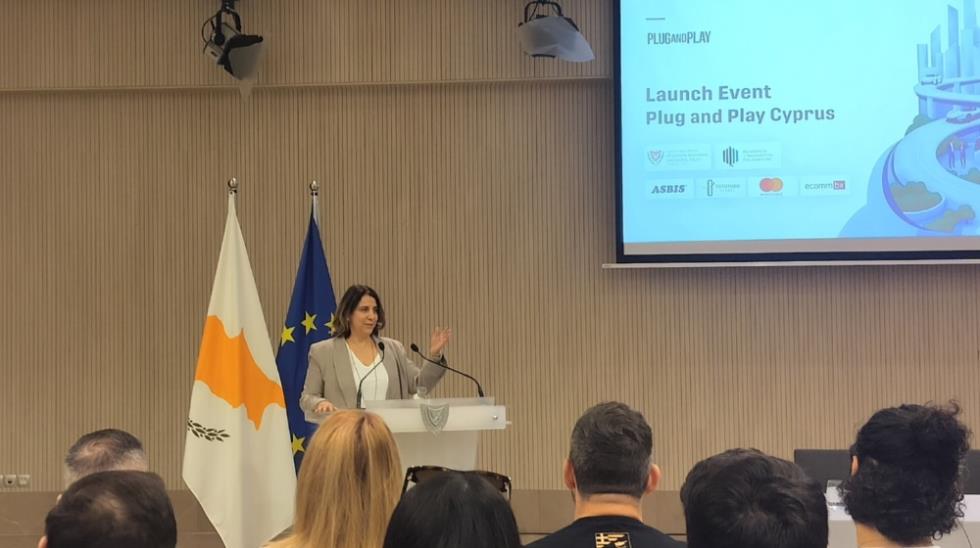 5448002062749377 MixCollage-07-Apr-2026-01-23-PM-4971