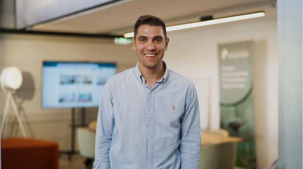 5454750092048737 MixCollage-15-Apr-2026-08-49-AM-334