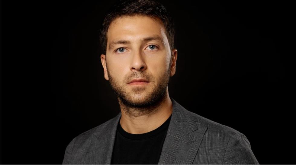 5454750396039881 MixCollage-15-Apr-2026-08-44-AM-912