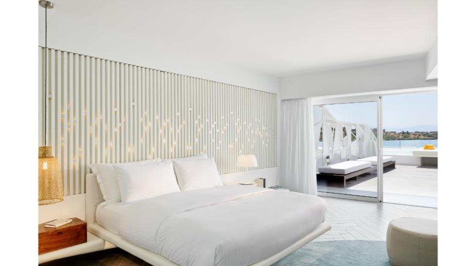 5473857976941419 Luxx Suite with Shared Plunge Pool & Sea View