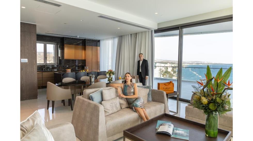 5503109743648320 Living room