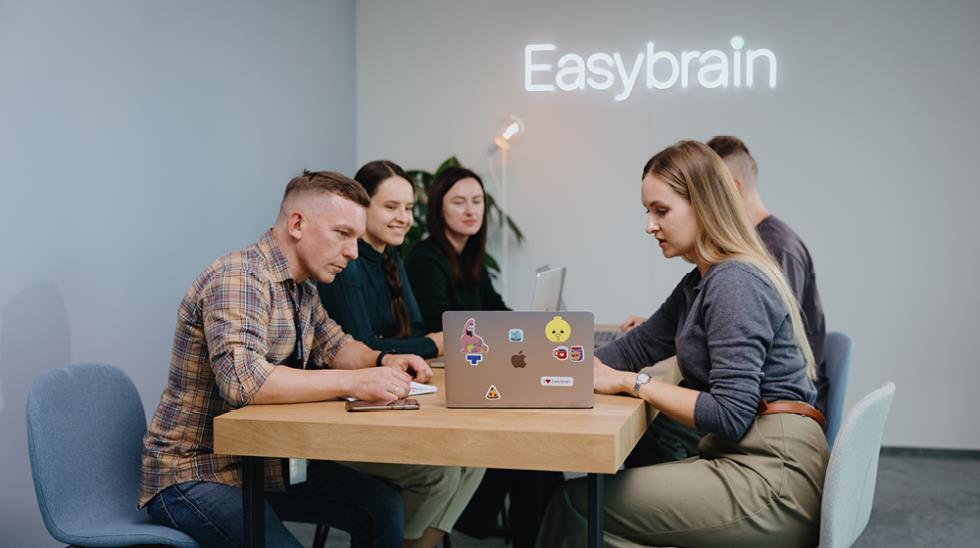 5625070004107937 1000x560 EASYBRAIN4